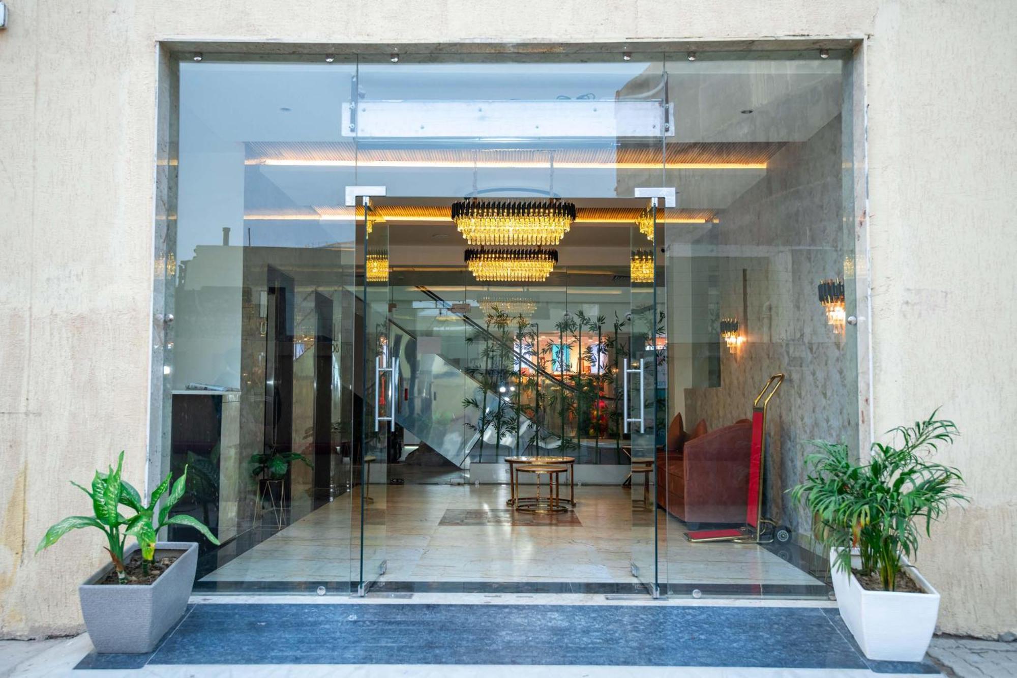 Hotel Avadh Classio Near By Ram Mandir Faizābād Extérieur photo